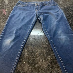 Celebrity Pink blue jeans in Juniors Size 13.